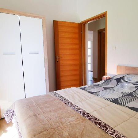 Holiday House Nela ลาบิน ภายนอก รูปภาพ